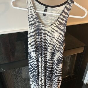White and black tie dye Viereck summer dress XS